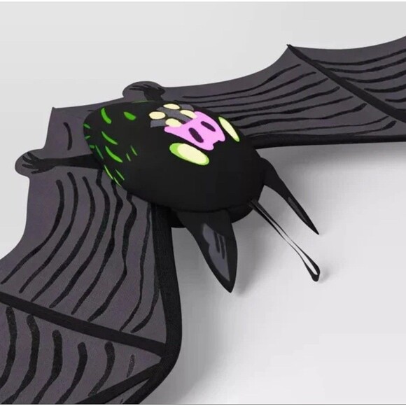 Set of 2 Halloween Decorative Large Bat Prop - Hyde and EEK! NEW - Picture 4 of 7